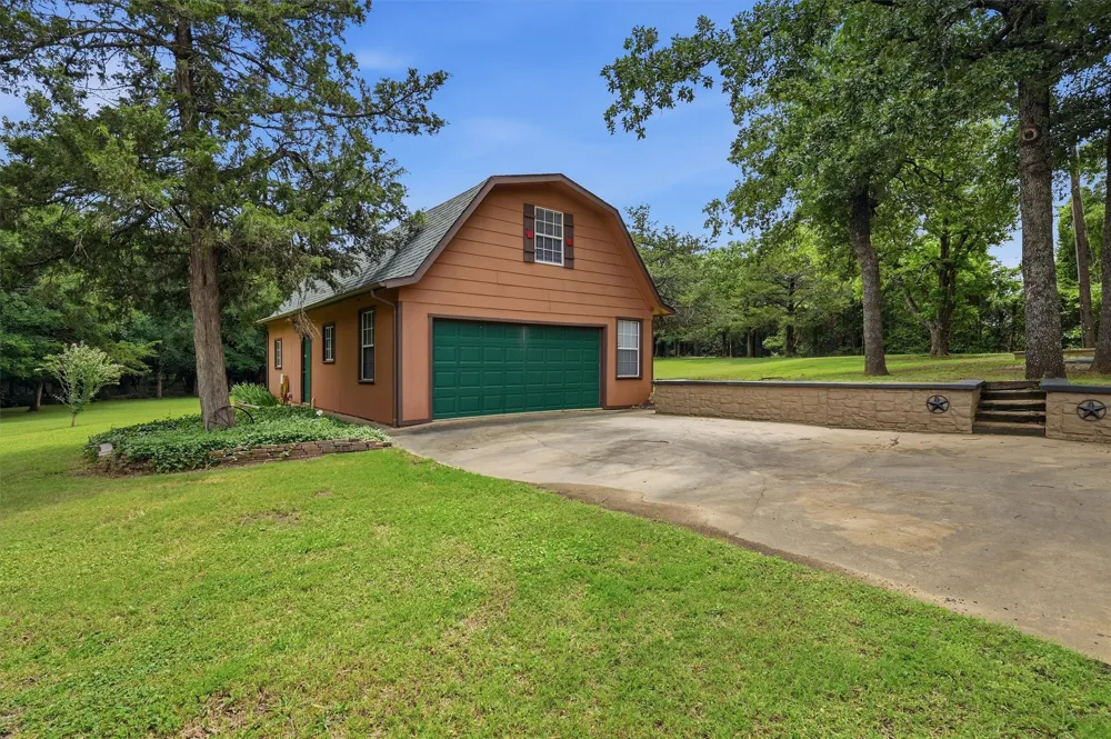 570 Roy Ayres Road Bells, TX 75414