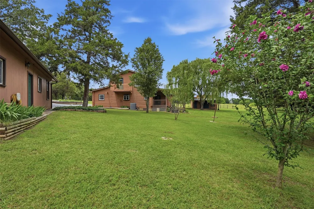 570 Roy Ayres Road Bells, TX 75414