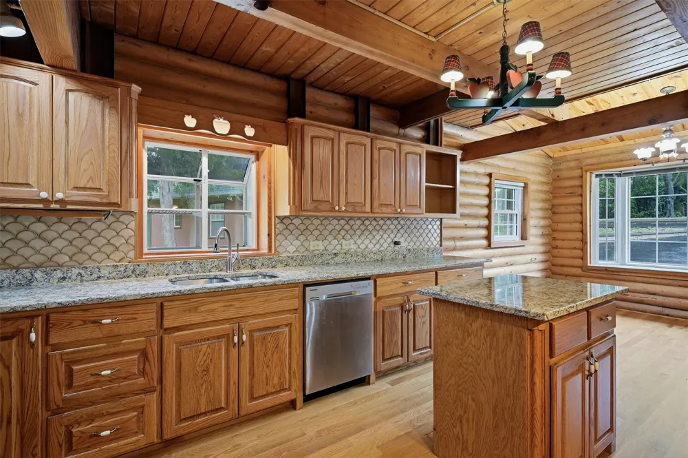 570 Roy Ayres Road Bells, TX 75414
