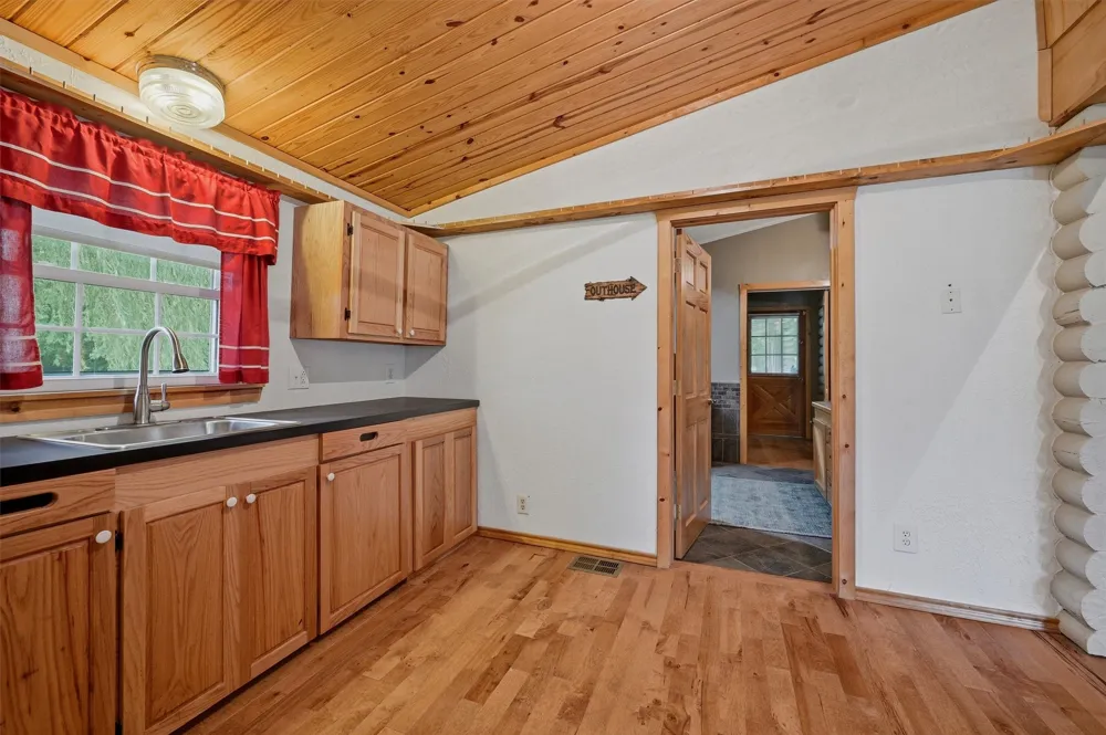 570 Roy Ayres Road Bells, TX 75414