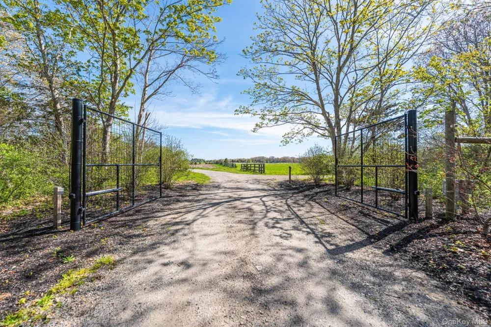 3123 & 3595 Skunk Lane Cutchogue, NY 11935