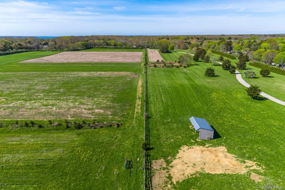 3123 & 3595 Skunk Lane Cutchogue, NY 11935