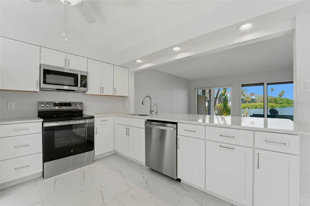 833 E GULF BOULEVARD #103 Indian Rocks Beach, FL 33785