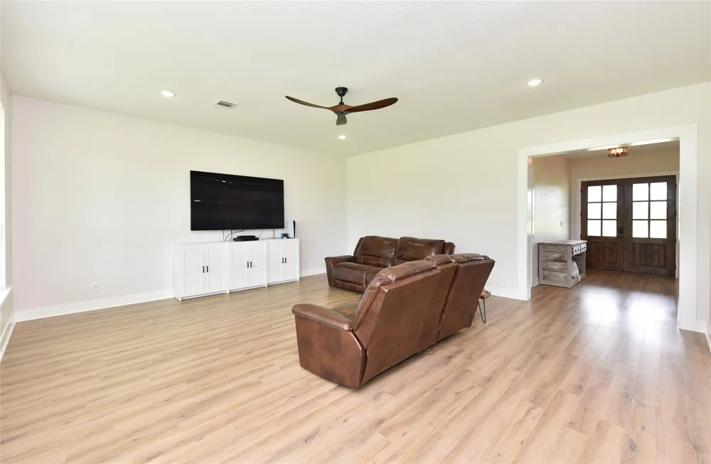 406 County Road 100 Boling, TX 77420