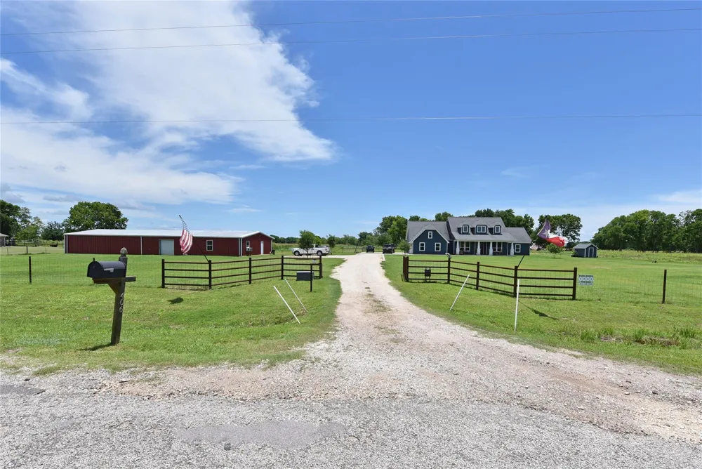 406 County Road 100 Boling, TX 77420