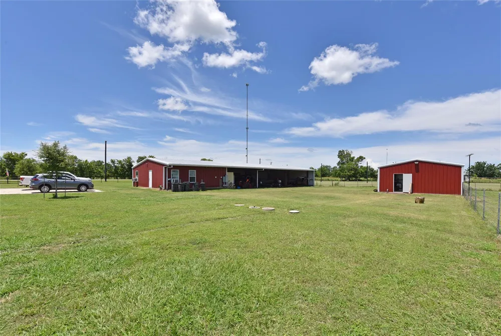 406 County Road 100 Boling, TX 77420
