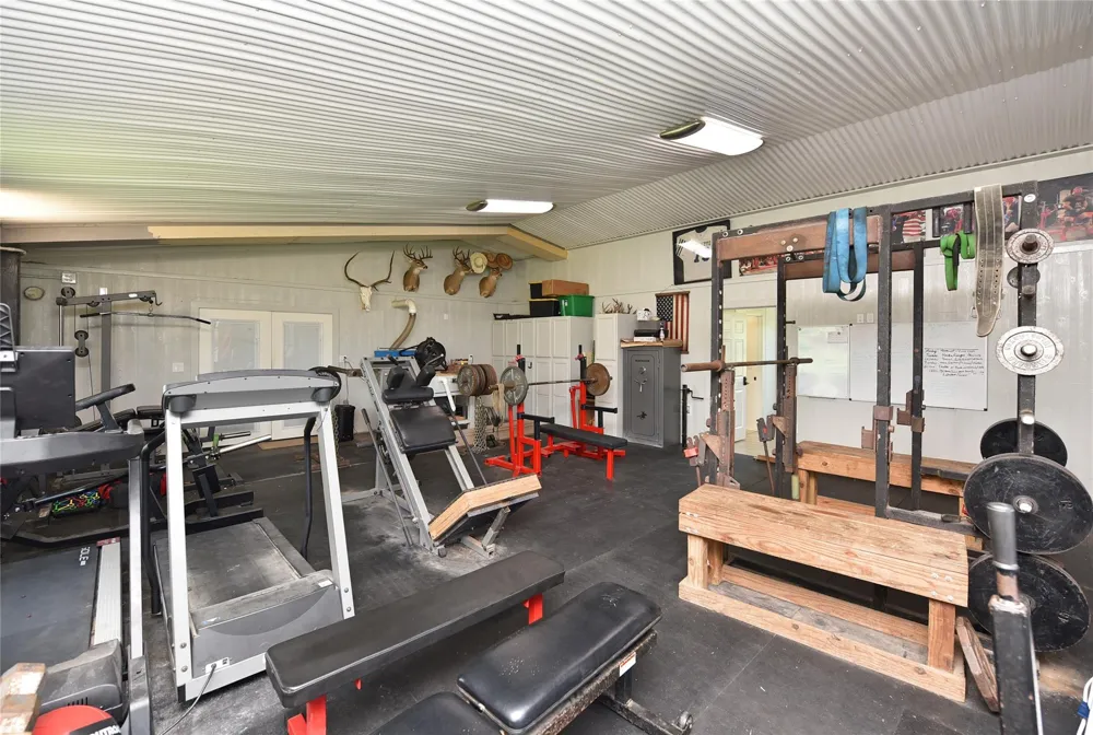 406 County Road 100 Boling, TX 77420