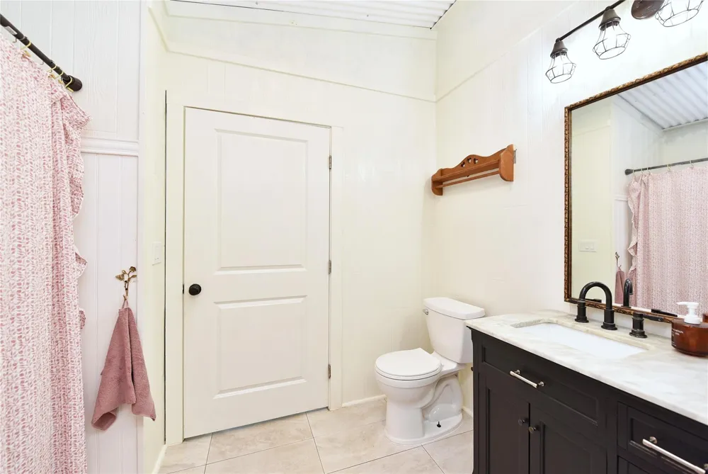 406 County Road 100 Boling, TX 77420