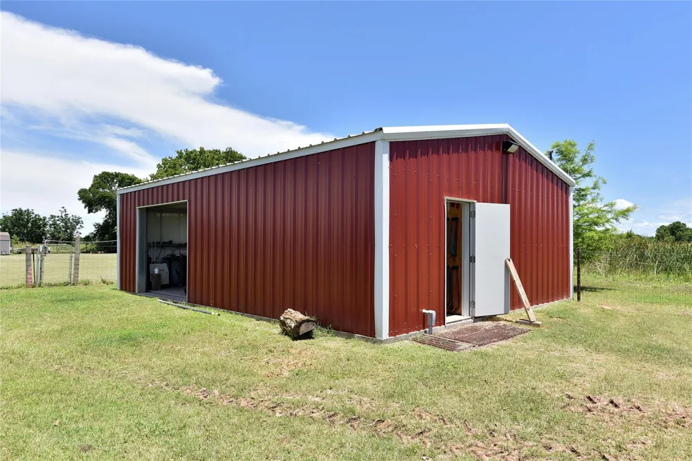 406 County Road 100 Boling, TX 77420