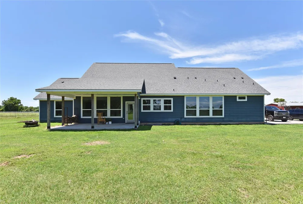 406 County Road 100 Boling, TX 77420