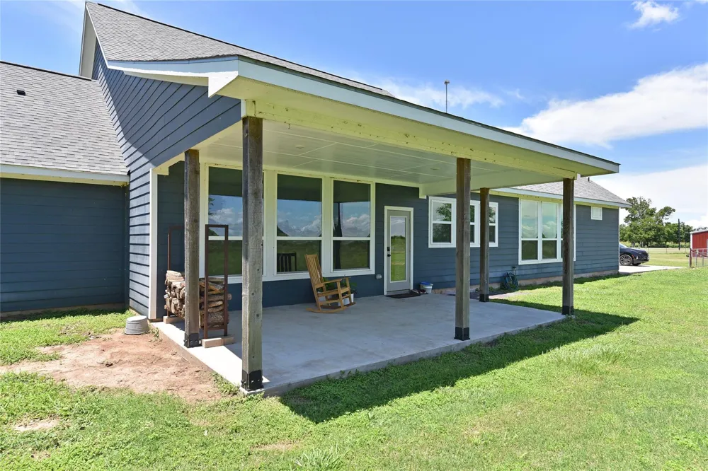 406 County Road 100 Boling, TX 77420