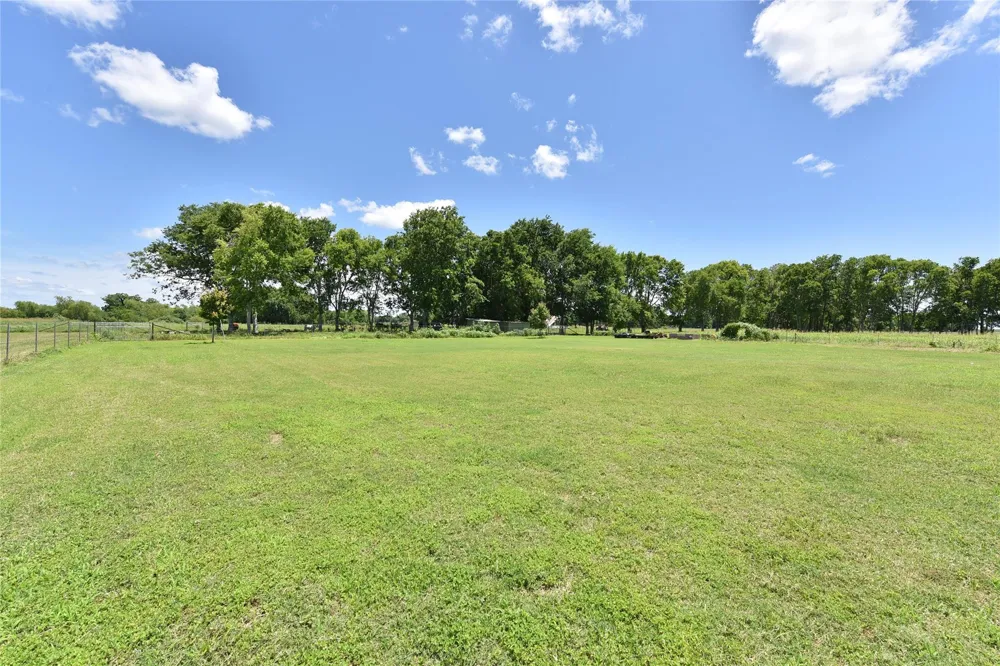 406 County Road 100 Boling, TX 77420