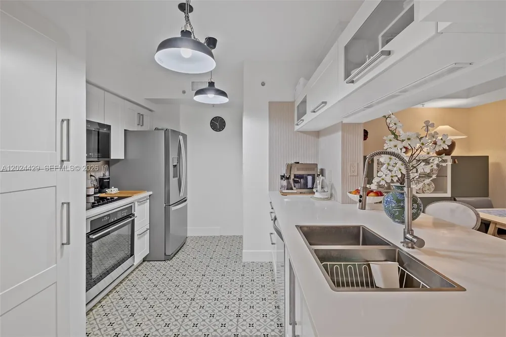 17145 Bay Rd #4204 Sunny Isles Beach, FL 33160