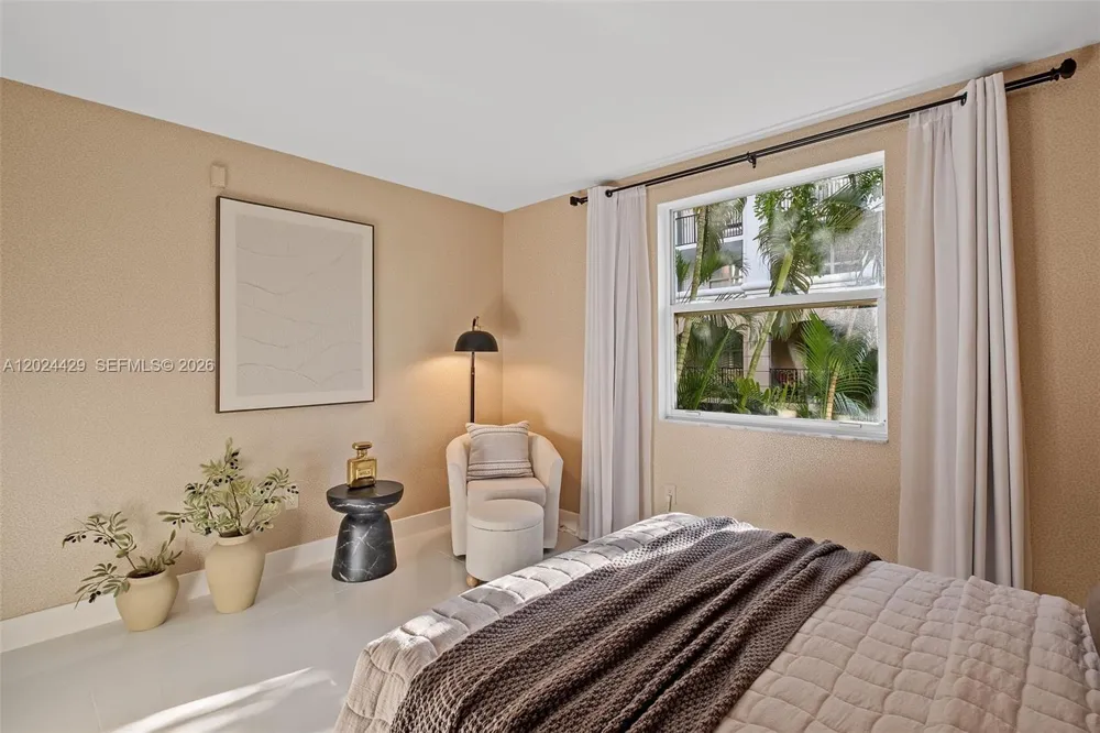 17145 Bay Rd #4204 Sunny Isles Beach, FL 33160