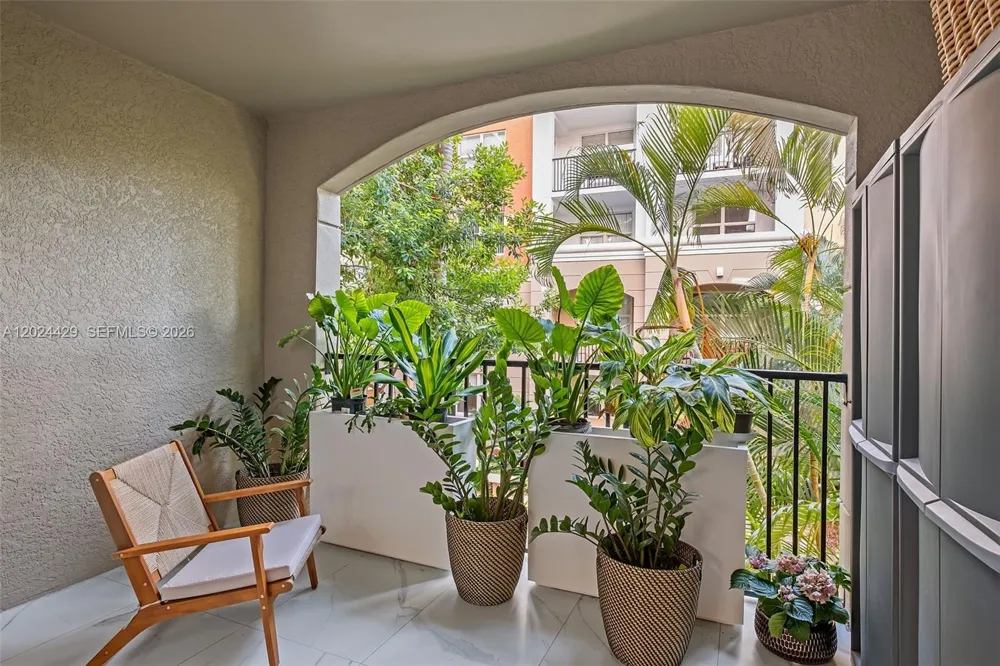 17145 Bay Rd #4204 Sunny Isles Beach, FL 33160