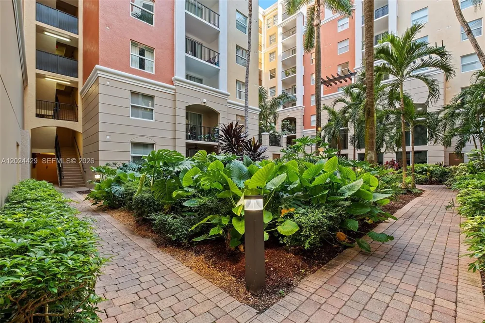 17145 Bay Rd #4204 Sunny Isles Beach, FL 33160