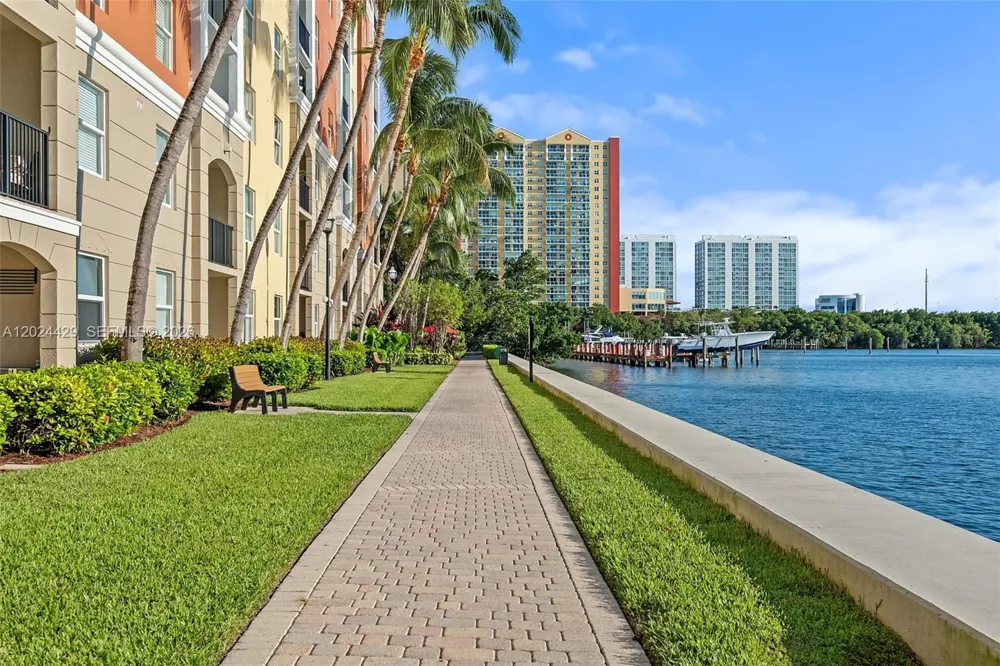 17145 Bay Rd #4204 Sunny Isles Beach, FL 33160