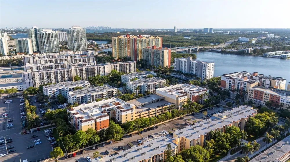 17145 Bay Rd #4204 Sunny Isles Beach, FL 33160