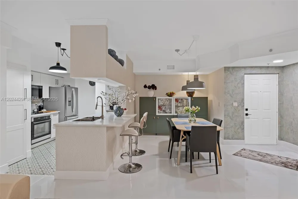 17145 Bay Rd #4204 Sunny Isles Beach, FL 33160