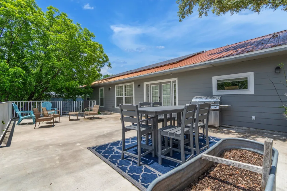 221 County Road 136C Kingsland, TX 78639