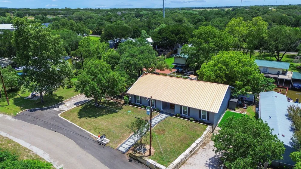 221 County Road 136C Kingsland, TX 78639