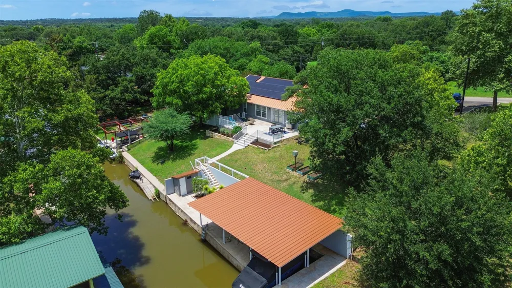 221 County Road 136C Kingsland, TX 78639