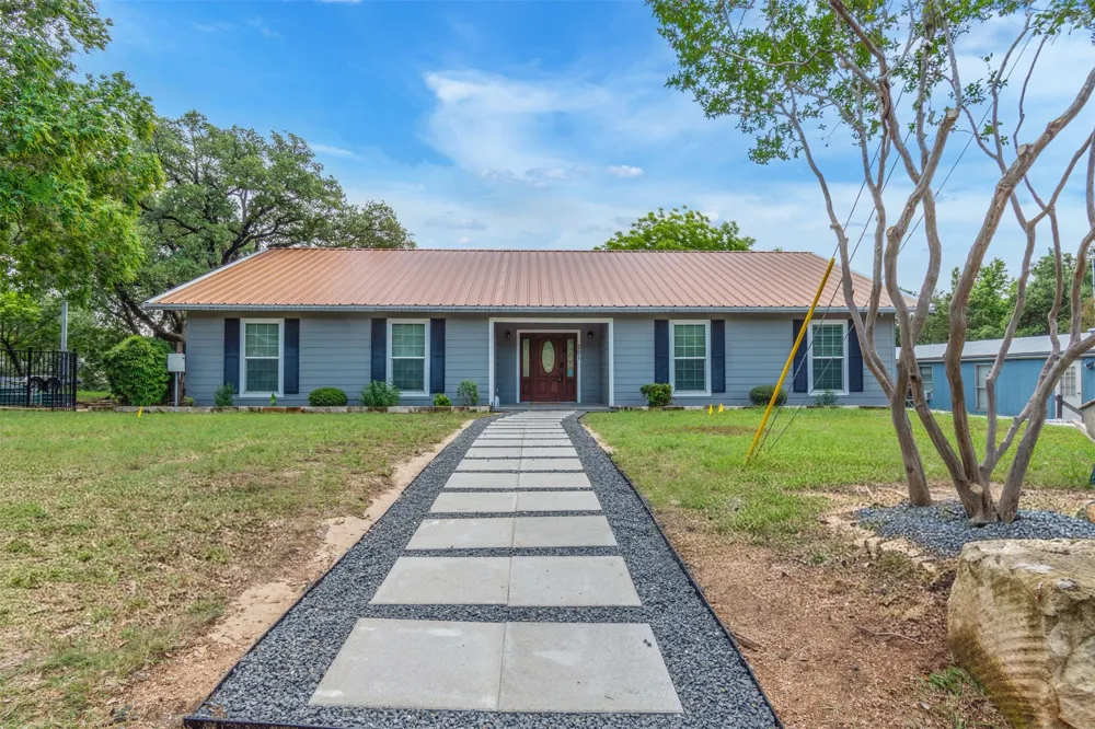 221 County Road 136C Kingsland, TX 78639