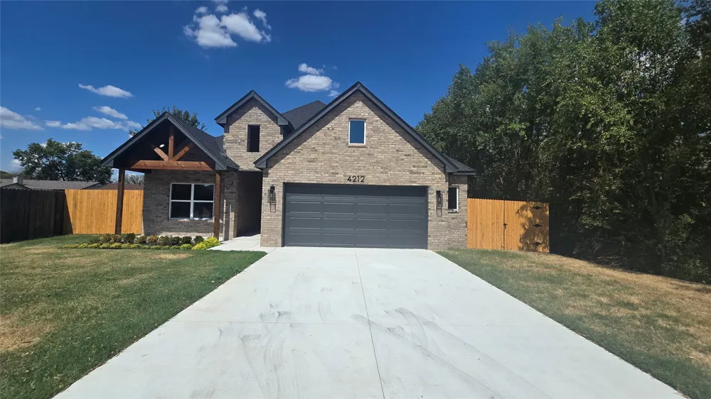 4212 SE Fairview Road Bartlesville, OK 74006
