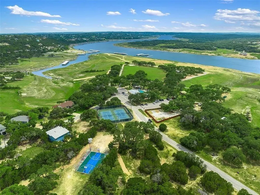 8129 Clearwater Cv Cove Leander, TX 78645