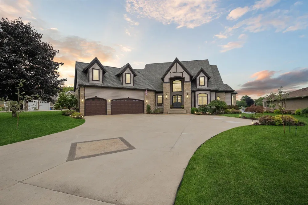 4349 Island View Drive Fenton, MI 48430