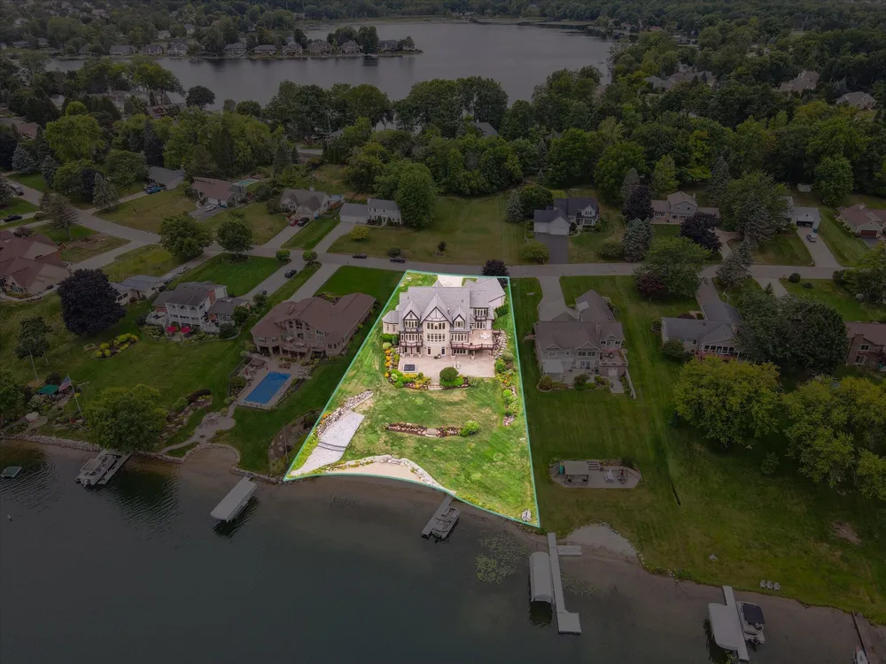 4349 Island View Drive Fenton, MI 48430