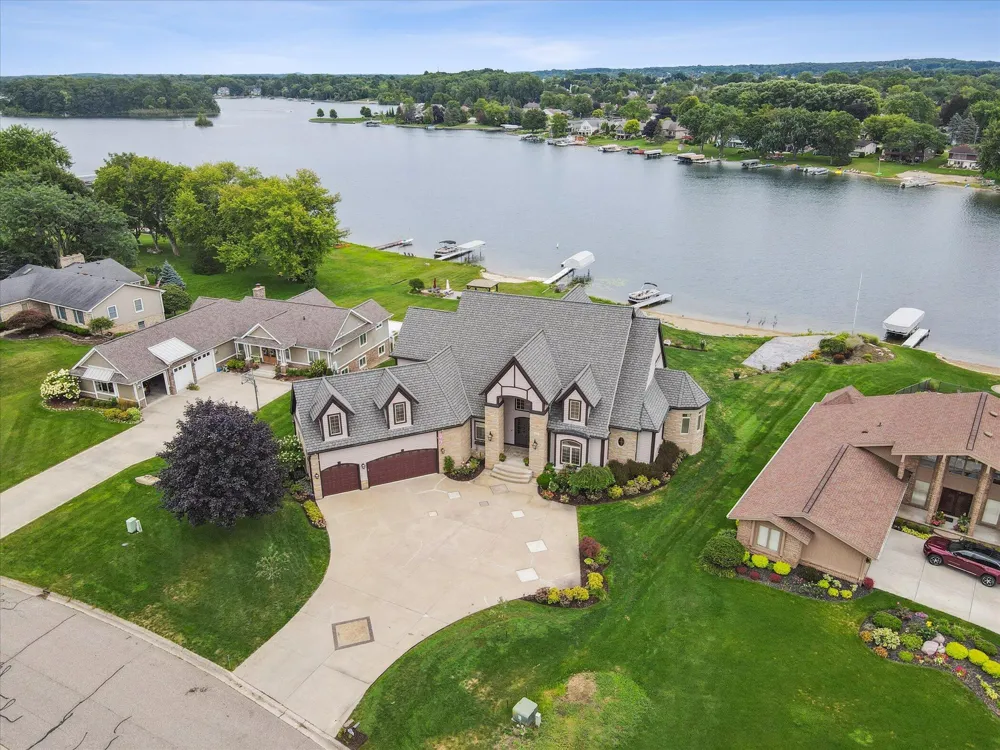4349 Island View Drive Fenton, MI 48430