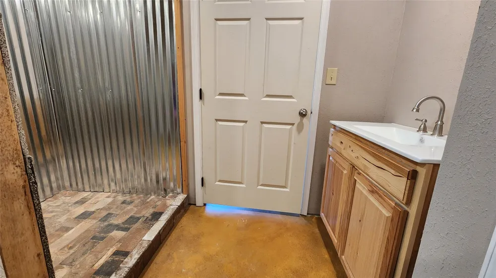 10 Texanna Eufaula, OK 74432