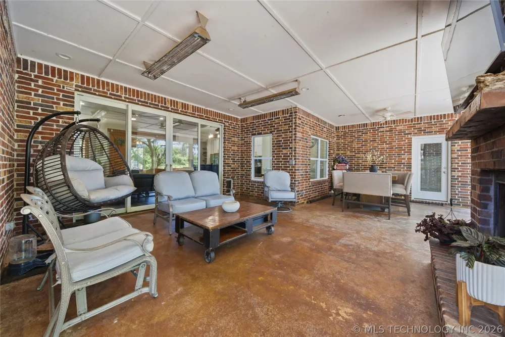 893 E Eufaula, OK 74432
