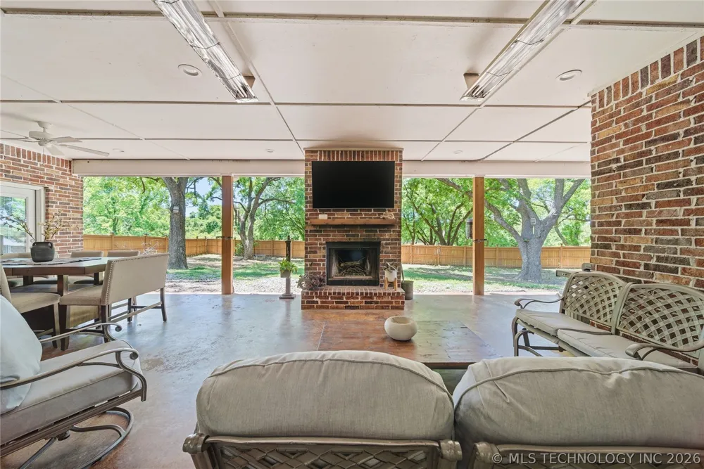 893 E Eufaula, OK 74432