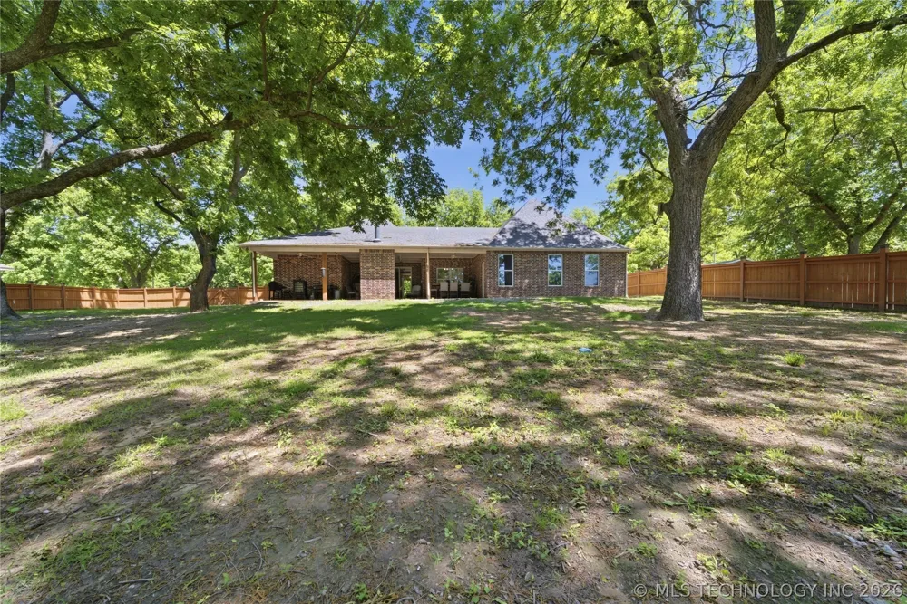 893 E Eufaula, OK 74432