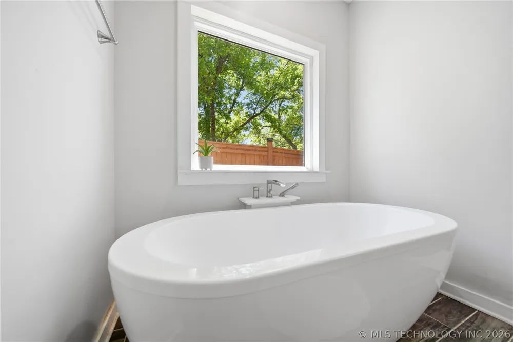 893 E Eufaula, OK 74432
