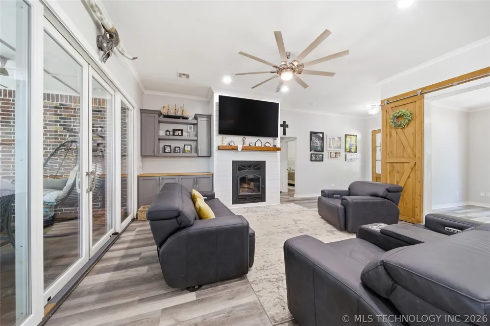 893 E Eufaula, OK 74432