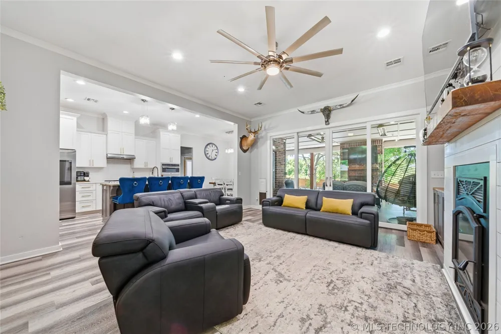 893 E Eufaula, OK 74432