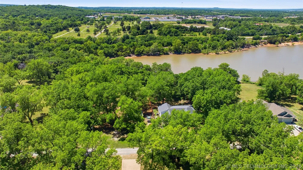 893 E Eufaula, OK 74432
