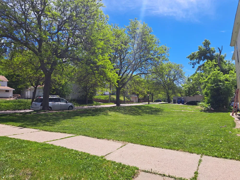 696 Sims Avenue Saint Paul, MN 55106