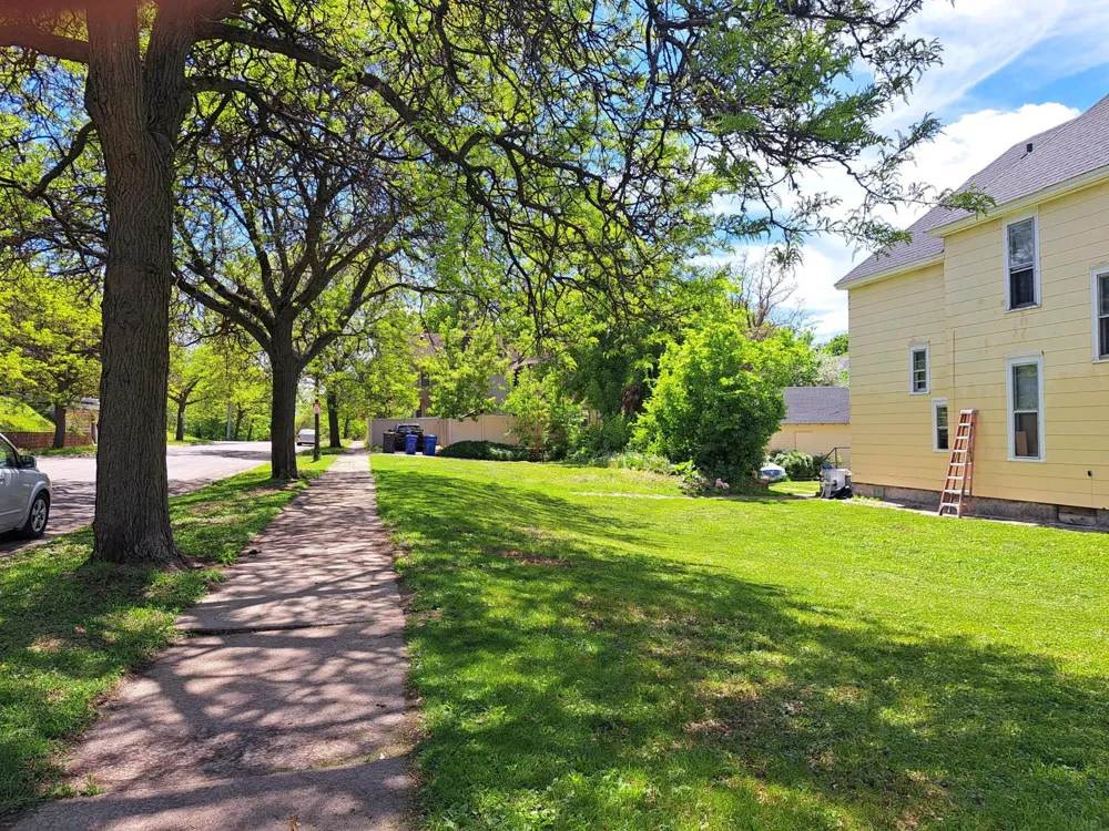 696 Sims Avenue Saint Paul, MN 55106