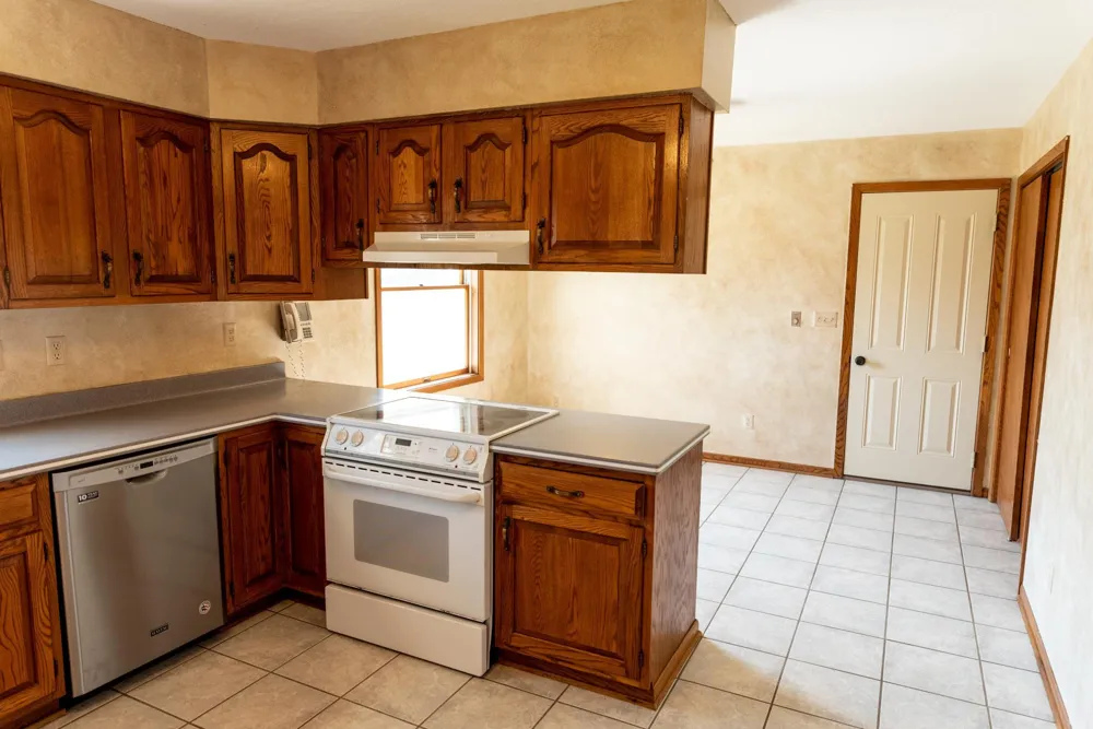 1216 Parkside Drive Marshall, MN 56258