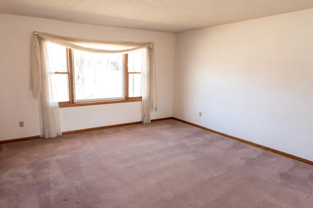 1216 Parkside Drive Marshall, MN 56258