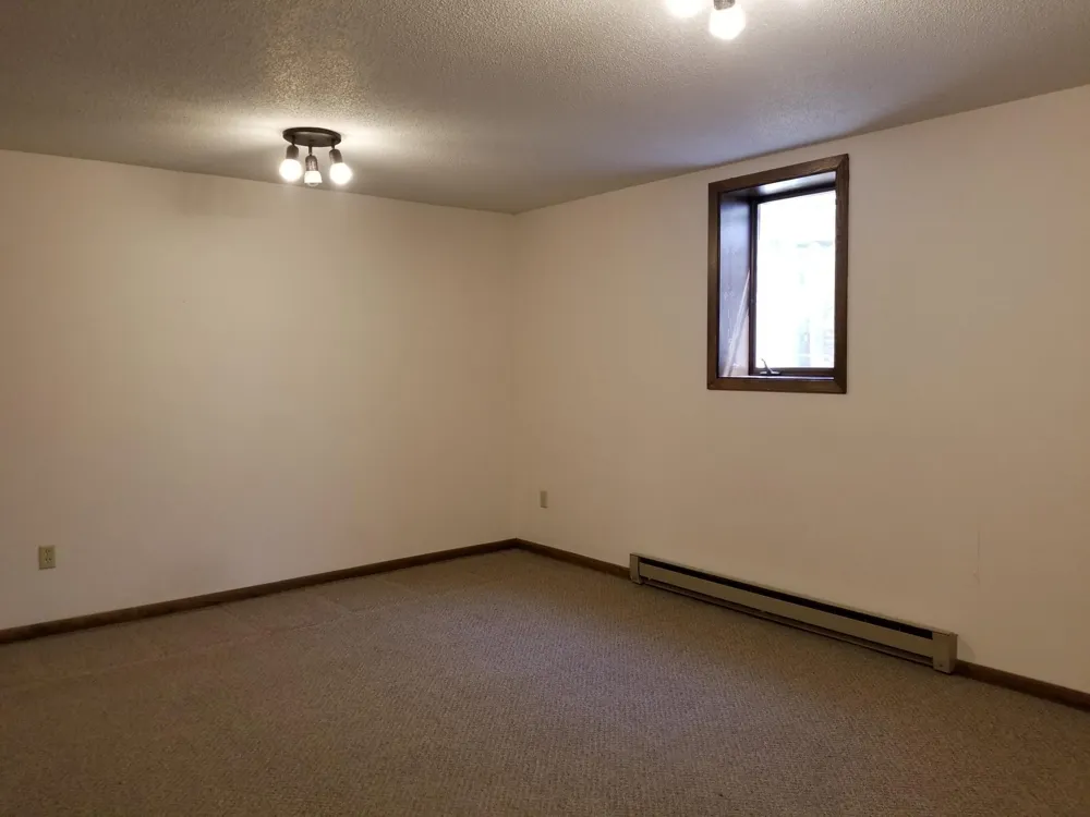 1216 Parkside Drive Marshall, MN 56258