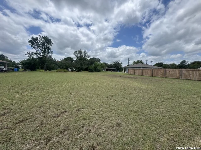 764 Johnson Seguin, TX 78155