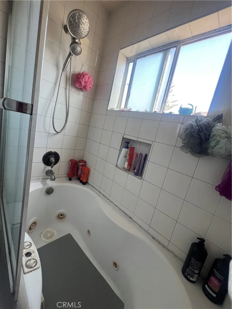 9940 Haines Canyon Avenue Tujunga, CA 91042