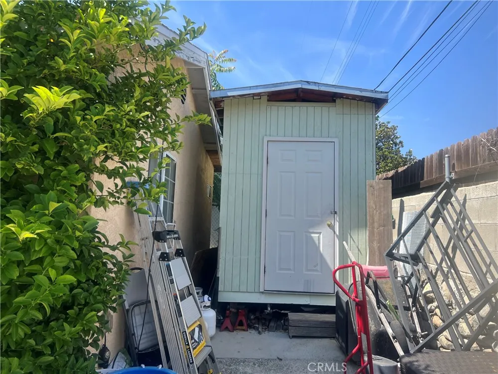 9940 Haines Canyon Avenue Tujunga, CA 91042