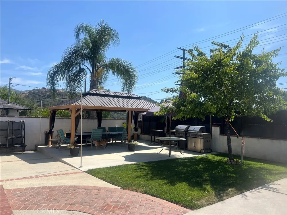 9940 Haines Canyon Avenue Tujunga, CA 91042