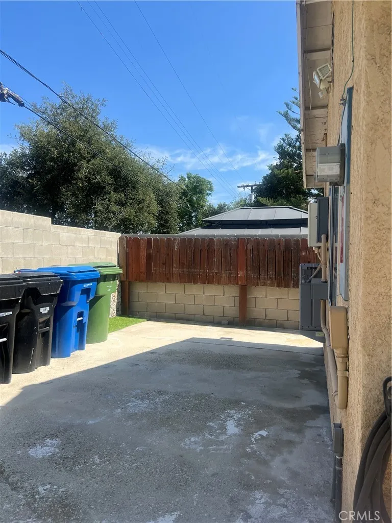 9940 Haines Canyon Avenue Tujunga, CA 91042